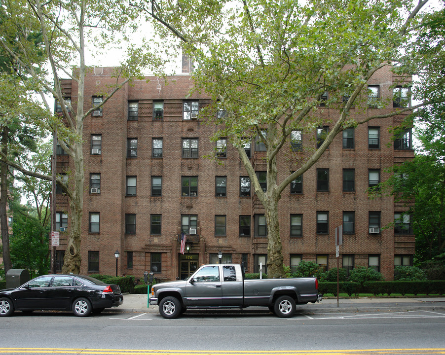 170 Hartsdale Ave in Hartsdale, NY - Building Photo