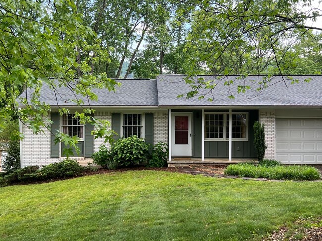 property at 7 Brookcliff Dr