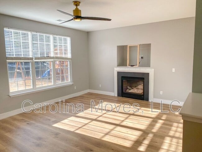 11 Derry Ln in Greer, SC - Building Photo - Building Photo