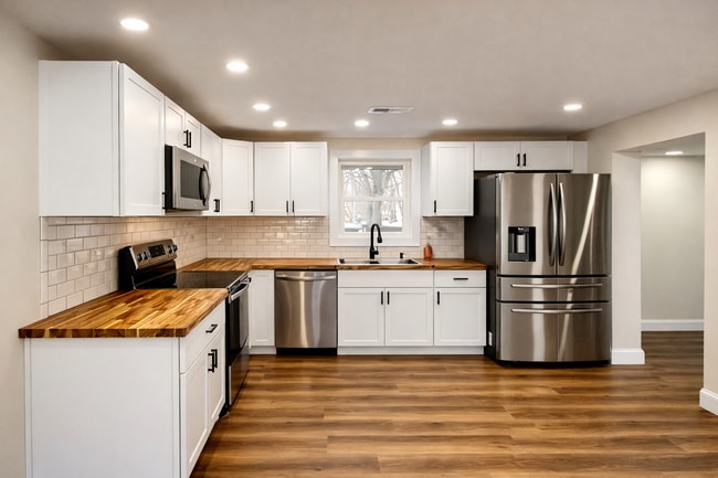 1919 Kendall St in South Bend, IN - Building Photo - Building Photo