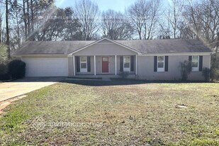 4288 Castlegate Dr, Unit EL05-204 in Snellville, GA - Building Photo