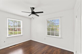 512 62nd Ave N in Myrtle Beach, SC - Foto de edificio - Building Photo