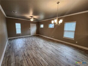 1022 Mellow Breeze in New Braunfels, TX - Foto de edificio - Building Photo