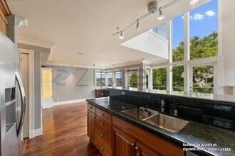 311 E Republican St in Seattle, WA - Building Photo - Building Photo