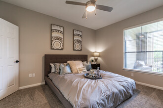 Westmount at Eldridge in Houston, TX - Building Photo - Interior Photo