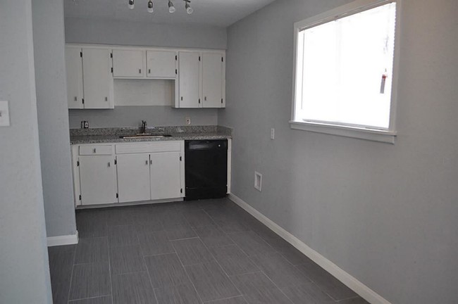 2311 Leaman Ave in Rosenberg, TX - Building Photo - Building Photo