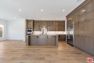 20705 Butternut Cir in Los Angeles, CA - Building Photo - Building Photo