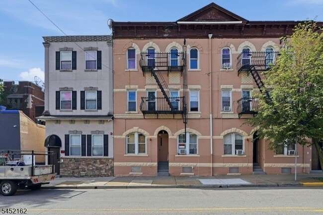 property at 5 E Monroe St