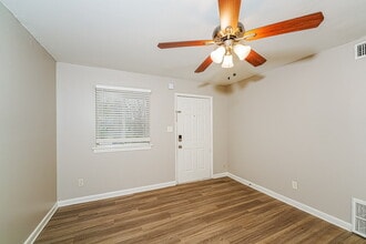 209 Woodward Dr in Hueytown, AL - Building Photo - Building Photo