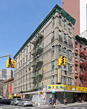 24 Catherine St in New York, NY - Building Photo - Primary Photo