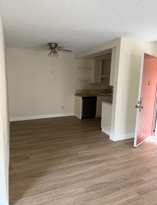 10222 Black Mountain Rd, Unit 67 in San Diego, CA - Foto de edificio - Building Photo
