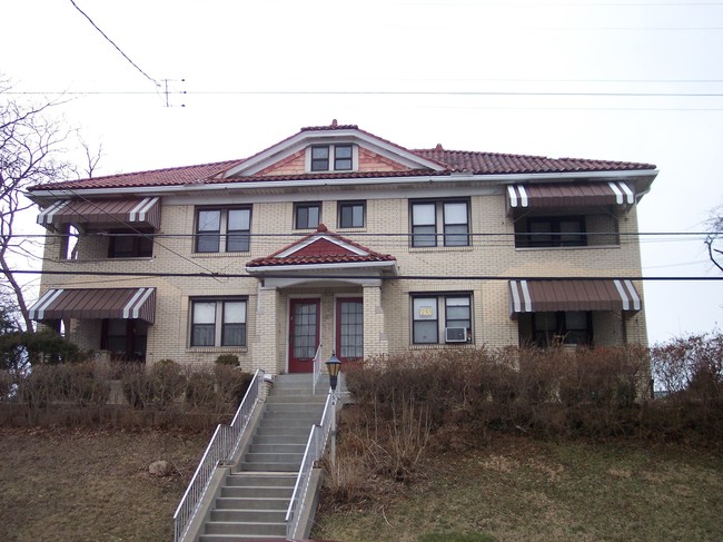 156 Jamaica Ave in West View, PA - Building Photo - Building Photo