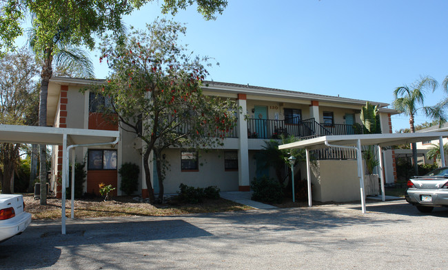 Parkway Court in Cape Coral, FL - Building Photo - Building Photo