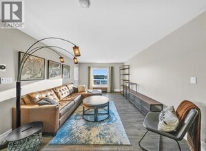 5000 Wyandotte St E in Windsor, ON - Building Photo - Building Photo