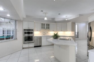 3160 SW 109th Ct in Miami, FL - Foto de edificio - Building Photo