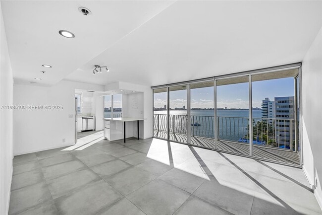 property at 7601 E Treasure Dr