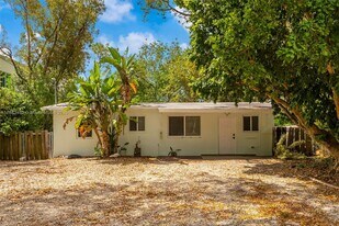 7 Coral Dr in Key Largo, FL - Building Photo