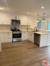 4522 Mammoth Ave in Los Angeles, CA - Building Photo - Building Photo