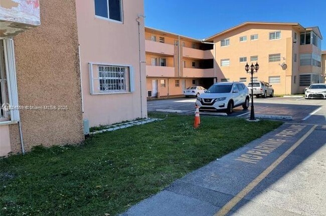 property at 120 Royal Palm Rd