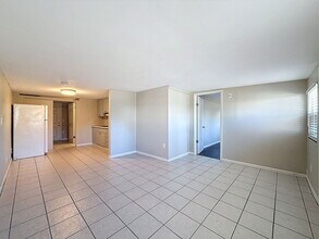 401 69th St N in St. Petersburg, FL - Foto de edificio - Building Photo