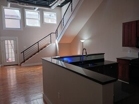 504 Washington St, Unit Lower in Buffalo, NY - Building Photo