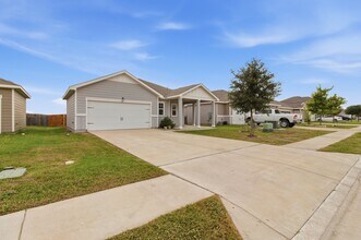 211 Shiro Dr in Niederwald, TX - Building Photo - Building Photo