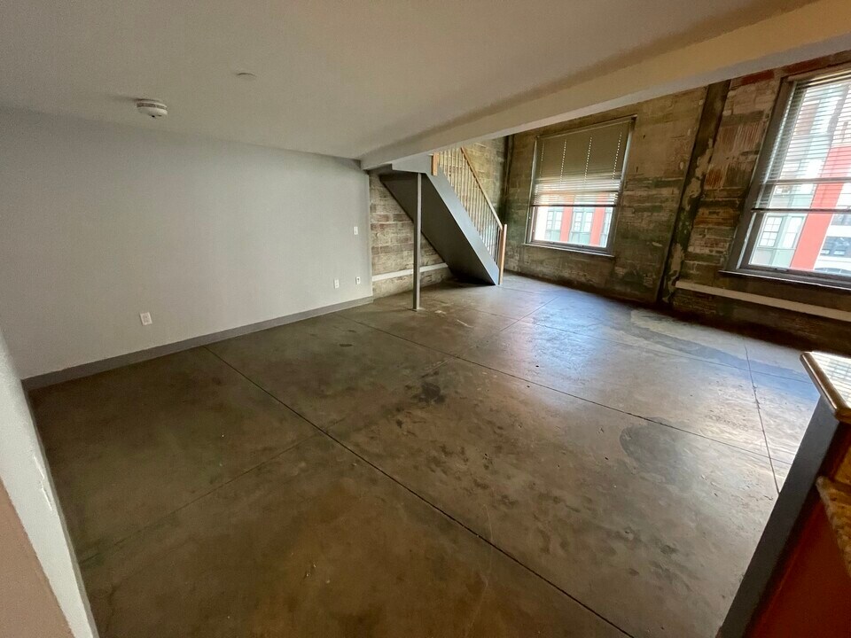 1104 Prospect Ave E in Cleveland, OH - Building Photo