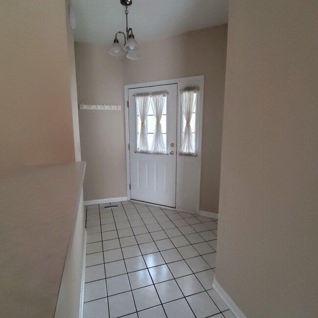 147 Polaris Dr in Lake In The Hills, IL - Building Photo - Building Photo