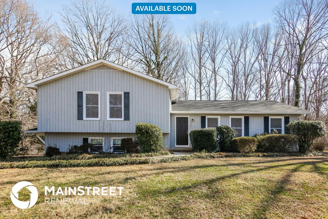 575 Pepperidge Rd in Lewisville, NC - Building Photo