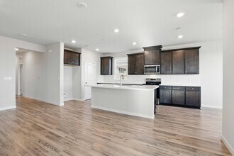 8237 Morning Star Wy in Elk Grove, CA - Foto de edificio - Building Photo