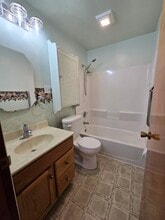 105 W Willman St in Hiawatha, IA - Building Photo - Building Photo