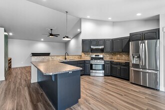 122 Jefferson Ct in Sumas, WA - Building Photo - Building Photo