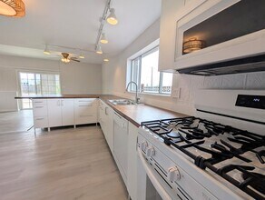 1108 W San Antonio St in Marfa, TX - Building Photo - Building Photo