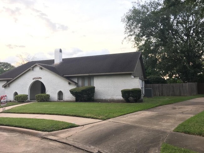 9306 Longstaff Dr photo'