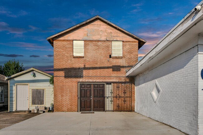 6701 Irvington Blvd in Houston, TX - Building Photo - Building Photo