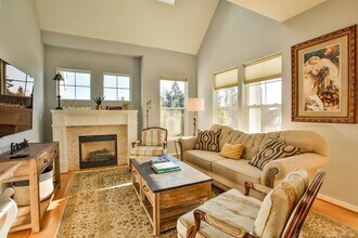 1404 Portside Ct in Freeland, WA - Building Photo - Building Photo