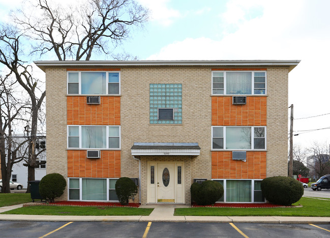 9595 Maple Dr in Des Plaines, IL - Building Photo - Building Photo