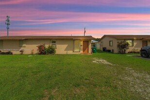 11332 SW 207th Dr, Unit 1 in Miami, FL - Building Photo