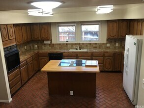 2205 Thomas Jefferson Dr in Reno, NV - Foto de edificio - Building Photo