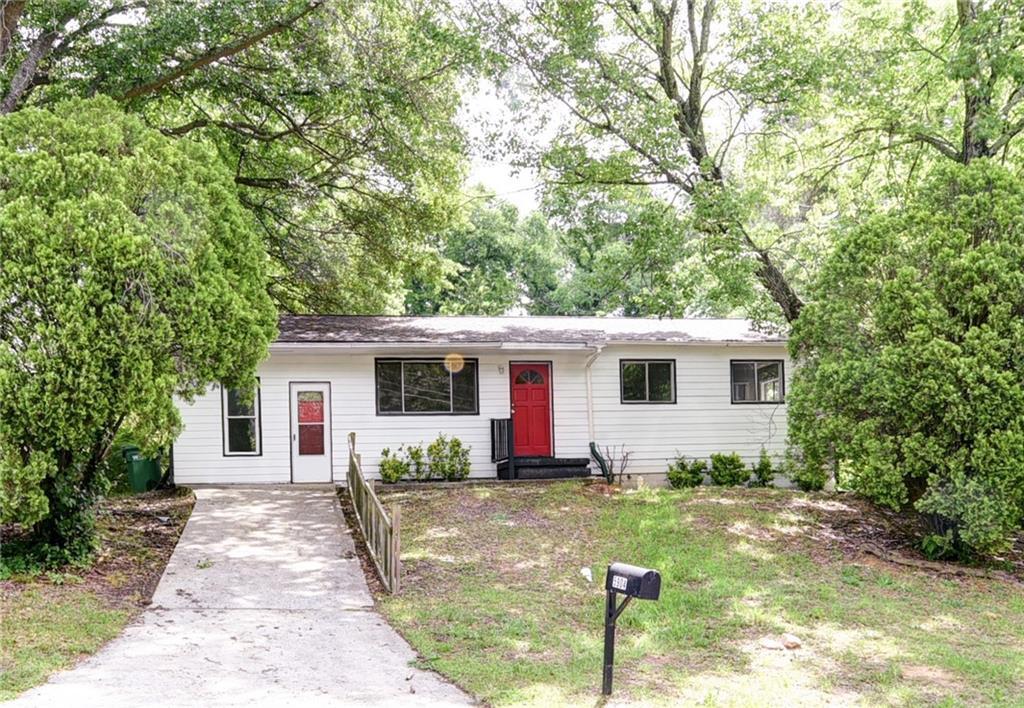 5904 Heatherwood Ln in Riverdale, GA - Building Photo
