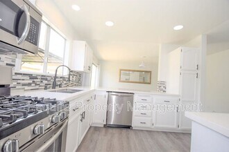 2675 Munson St in Camarillo, CA - Building Photo - Building Photo