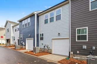 2915 Herringbone Rd in Charlotte, NC - Building Photo - Building Photo