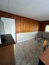 240 Greenaway Dr in Springfield, MA - Foto de edificio - Building Photo