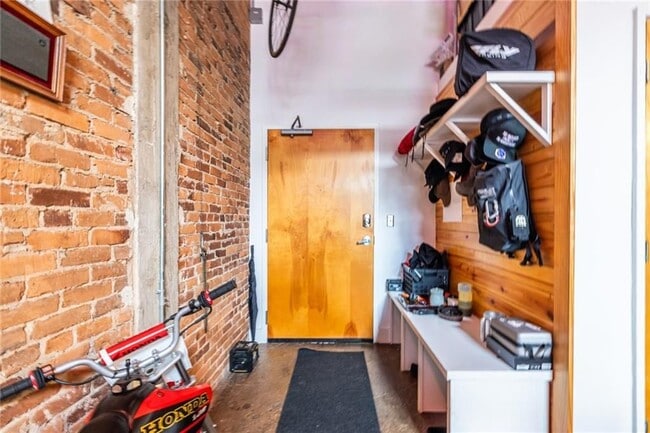 659 Auburn Ave NE in Atlanta, GA - Building Photo - Building Photo