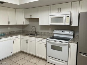 1511 SE 24th Ave in Cape Coral, FL - Building Photo - Building Photo