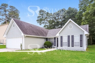 6585 Smoke Ridge Dr in College Park, GA - Building Photo - Building Photo