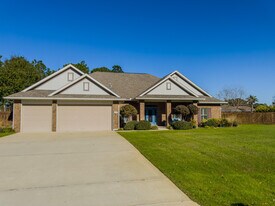 2512 Cove Rd in Navarre, FL - Building Photo