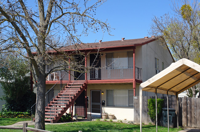 2117 15th Ave in Sacramento, CA - Foto de edificio - Building Photo