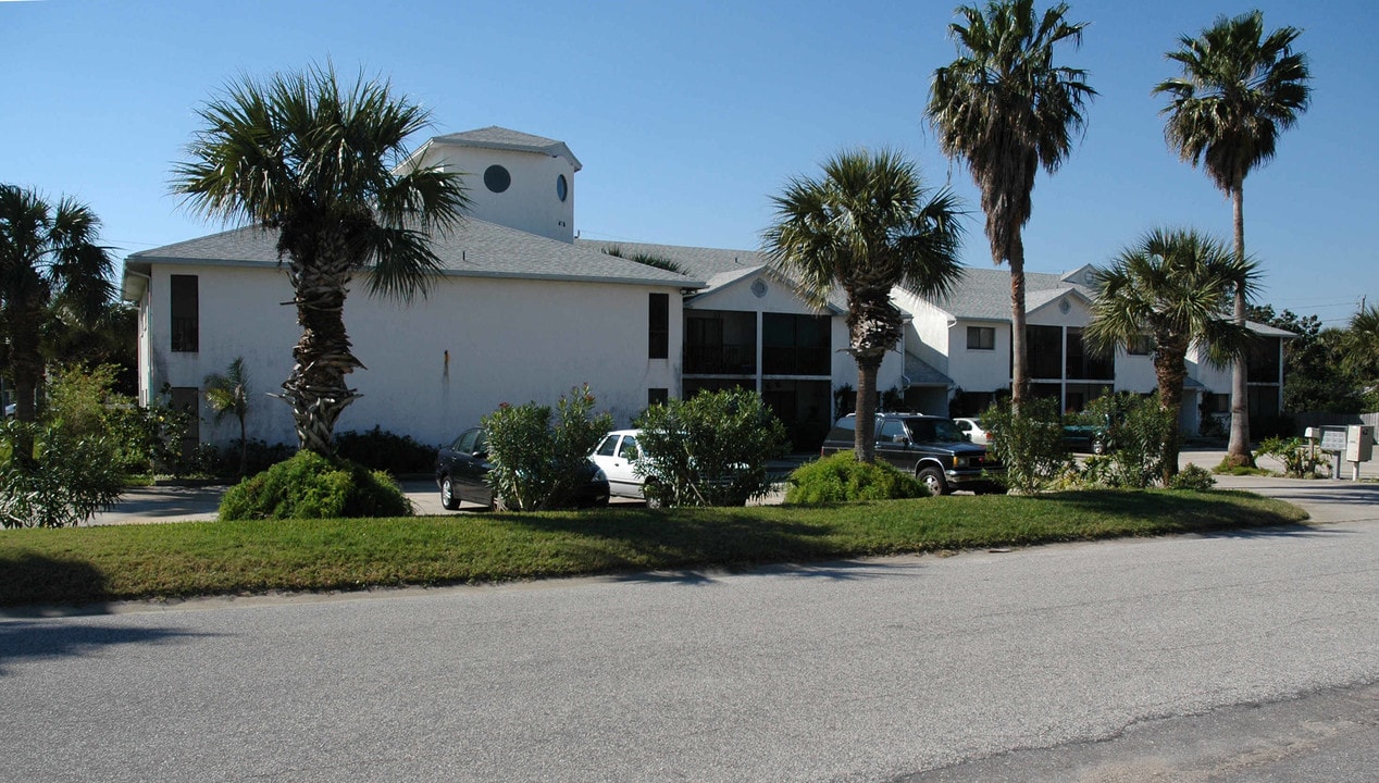 Avon by the Sea in Cocoa Beach, FL - Foto de edificio