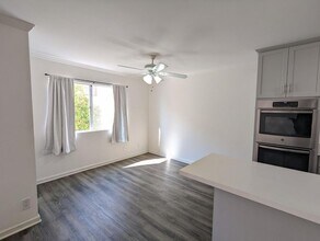 118 S Wetherly Dr in Los Angeles, CA - Building Photo - Building Photo